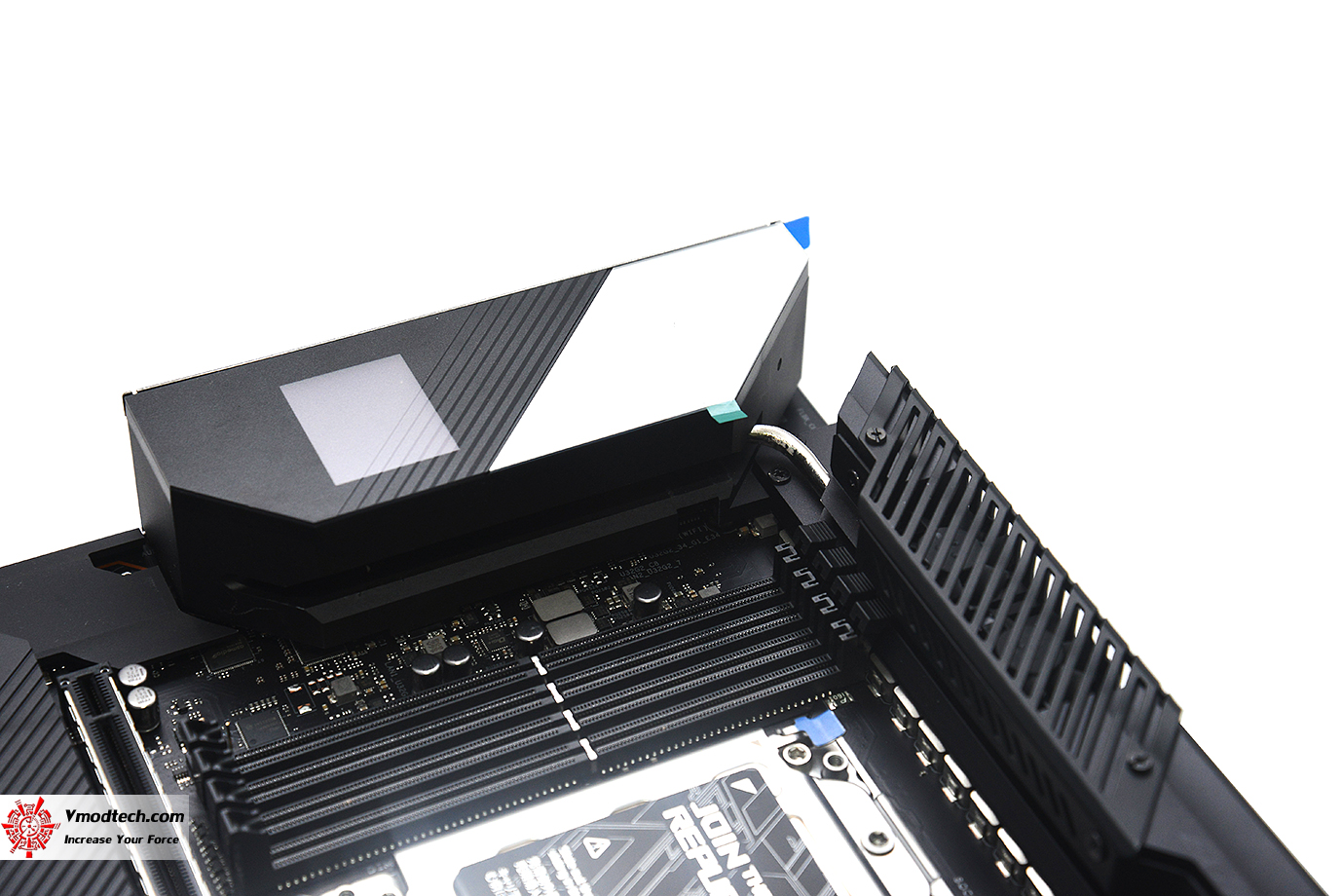 dsc 2921 ASUS ROG Zenith II Extreme Review