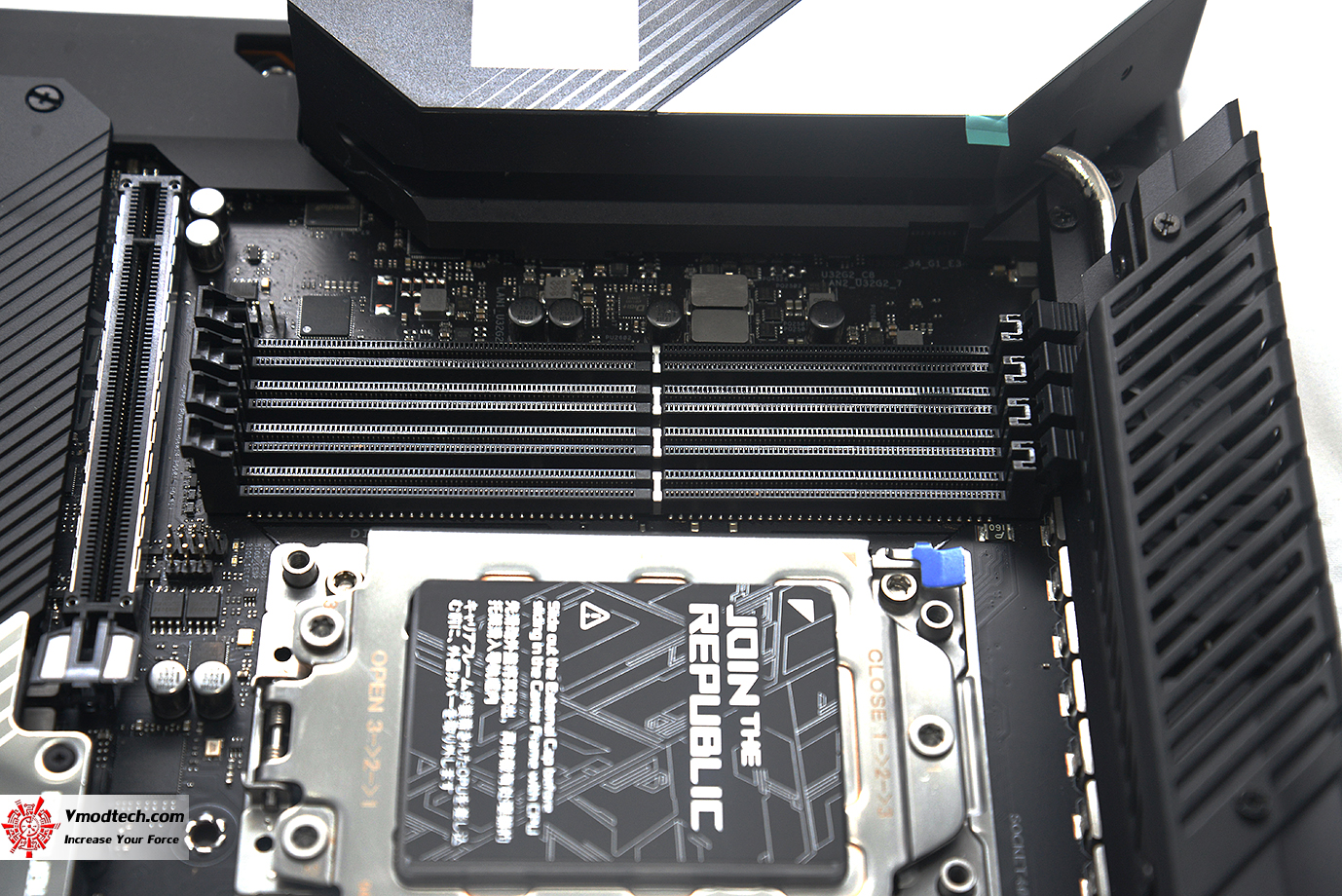 dsc 2927 ASUS ROG Zenith II Extreme Review
