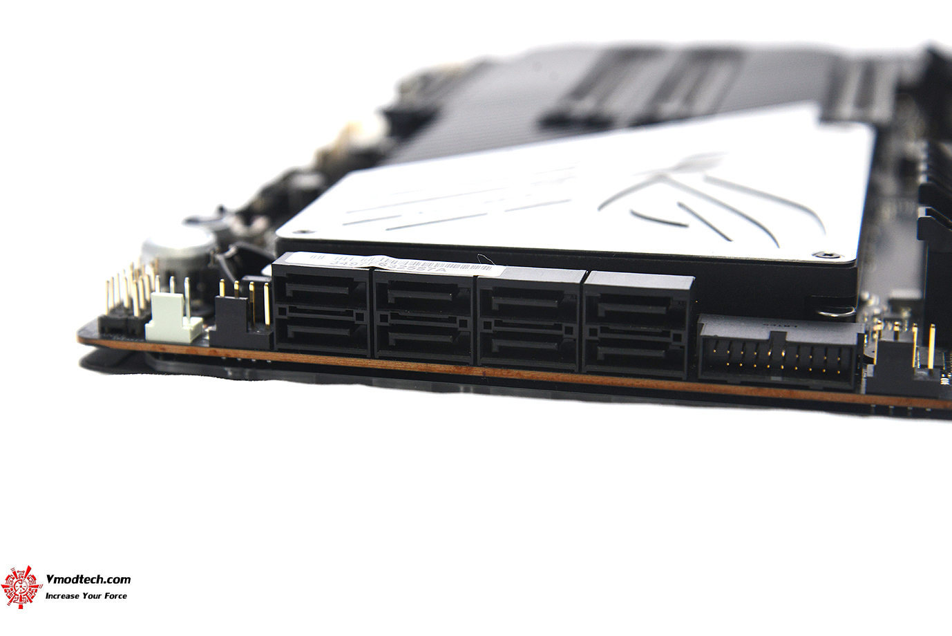 dsc 2936 ASUS ROG Zenith II Extreme Review