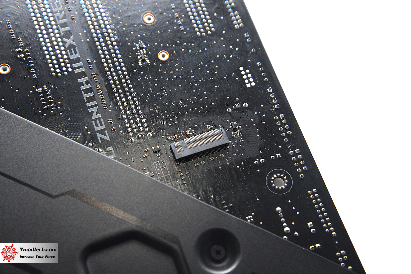 dsc 3022 ASUS ROG Zenith II Extreme Review