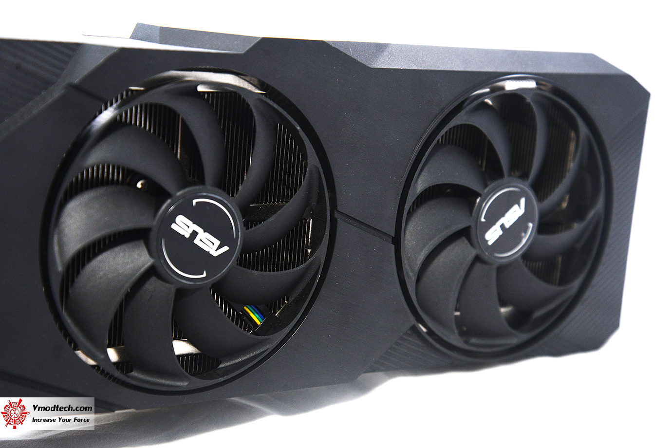 dsc 3725 ASUS Dual GeForce RTX 2060 SUPER EVO OC edition 8GB GDDR6 Review