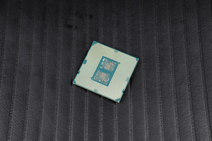 intel-10th-gen-comet-lake-s-desktop-cpus_3-740x493 intel 10th gen comet lake s desktop cpus 3 740x493 หลุดรูปภาพและผลทดสอบซีพียู Core i7 10700, Core i5 10600K, Core i5 10500 และ Core i5 10400 อย่างไม่เป็นทางการ