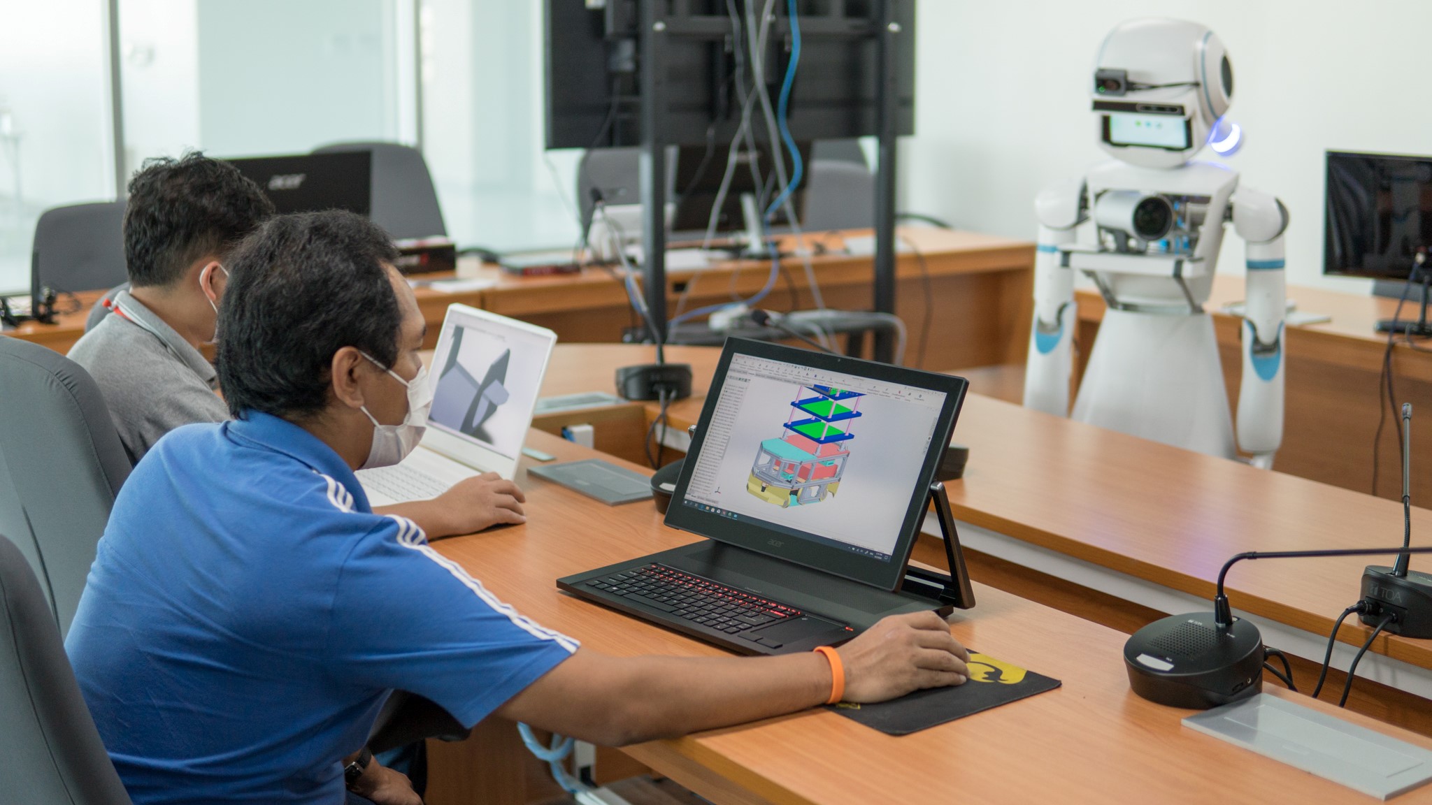 dsc05685-re dsc05685 re เอเซอร์ มอบโน้ตบุ๊ค ConceptD ร่วมพัฒนา “FACO” ระบบหุ่นยนต์เพื่อใช้ปฎิบัติงานช่วยเหลือแพทย์ และพยาบาลสู้โควิด 19 แก่สถาบันวิทยาการหุ่นยนต์ภาคสนาม (FIBO) มหาวิทยาลัยเทคโนโลยีพระจอมเกล้าธนบุรี