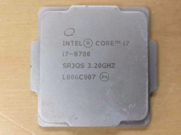 intel core desktop cpu counterfeit scam 7 740x555 ระวัง!! ซีพียูปลอมจากจีนระบาดในตลาดออนไลน์โดยทำการติดสติ๊กเกอร์ปลอมกระดองเปล่าและไม่มี DIE ในตัวซีพียู  