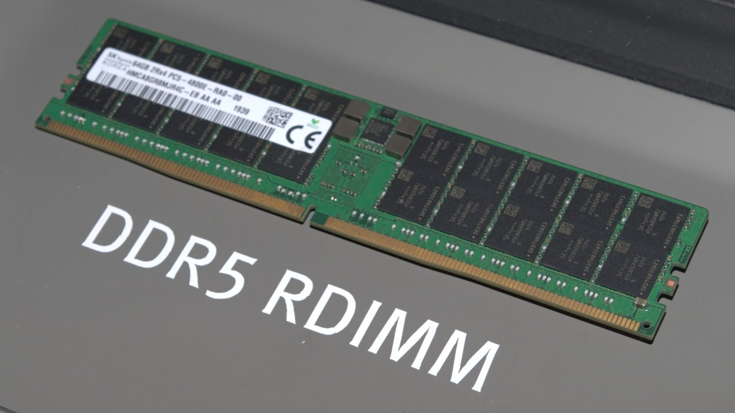 72104 05 amd will support ddr5 and pcie 5 0 in 2022 but intel has first full ลือ!! AMD จะเริ่มใช้งานแรมแบบ DDR5 และ PCIe 5.0 ในปี 2022 แต่คาดว่าคู่แข่งอย่าง INTEL จะเปิดตัวใช้งานก่อนในกลุ่มของเซิฟเวอร์