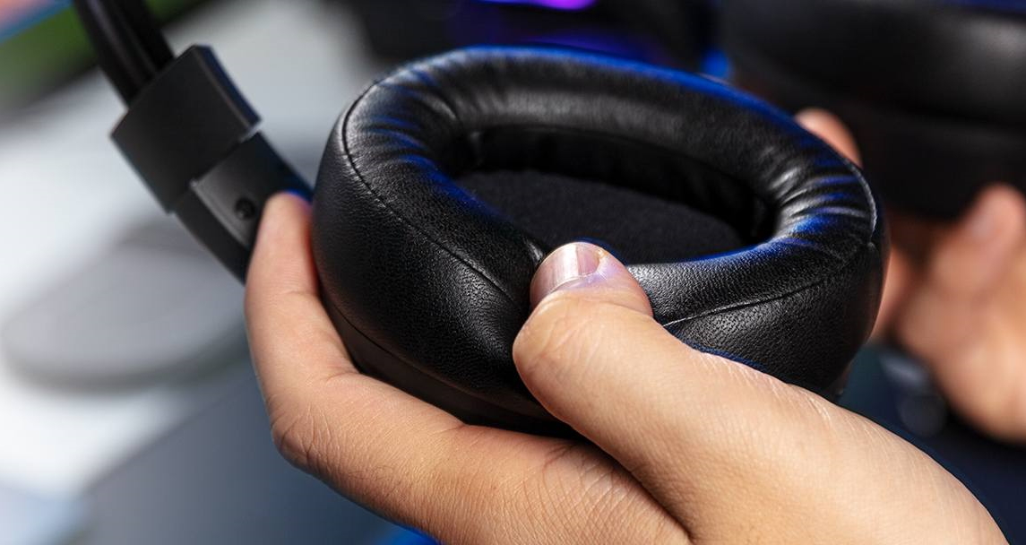 hyperx-cloud-flight-s-headset-2 hyperx cloud flight s headset 2 แนะนำหูฟังเกมมิ่งไร้สาย HyperX Cloud Flight S ระบบเสียงรอบทิศทาง รองรับ Qi certified ปรับฟังก์ชั่นได้บนหูฟัง