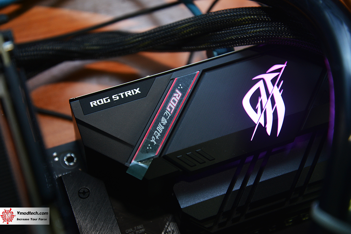 dsc 2038 ASUS ROG STRIX B550 F GAMING WIFI REVIEW