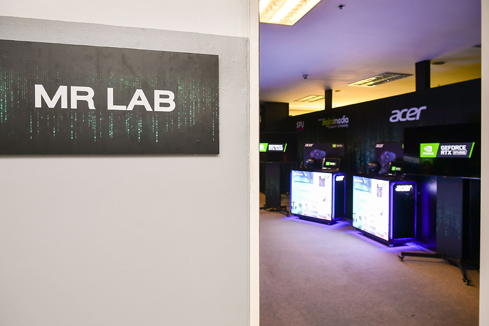 picture_11814 picture 11814 Acer จับมือ Nvidia เสริมความแกร่งศูนย์กลางผลิตบุคลากรดิจิทัลคอนเทนท์ คณะดิจิทัลมีเดีย มหาวิทยาลัยศรีปทุม ส่งมอบ ConceptD 5 และ Acer Windows Mixed Reality Headset เพื่อการพัฒนาทักษะด้วยอุปกรณ์ที่เปี่ยมประสิทธิภาพใน ACER CREATOR LAB