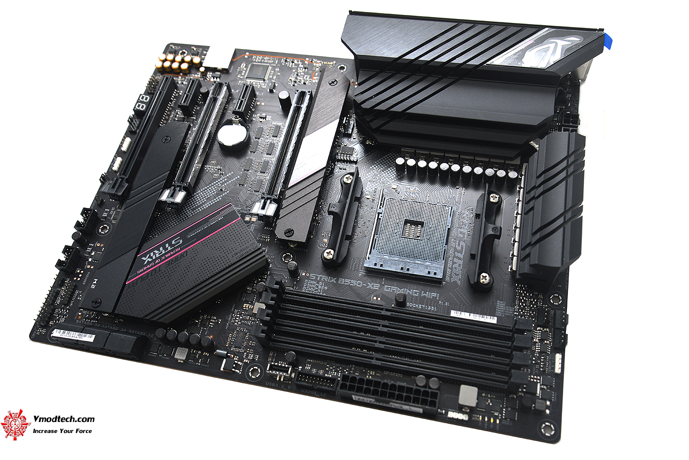 dsc 6943 ASUS ROG STRIX B550 XE GAMING WIFI REVIEW