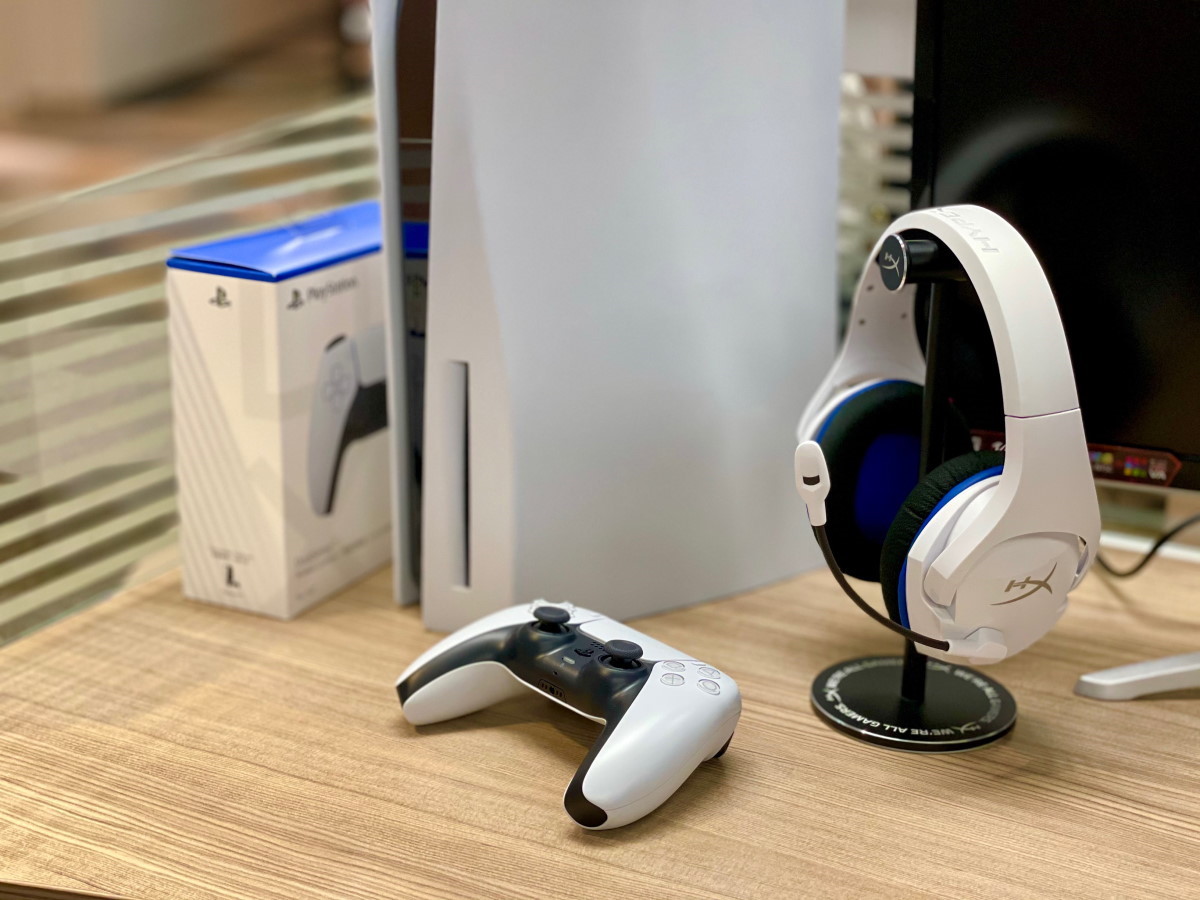 hyperx-cloud-ps5-001 hyperx cloud ps5 001 หาหูฟังเกมมิ่งใหม่ สนุกกับ PS5 แบบไร้ขีดจำกัด
