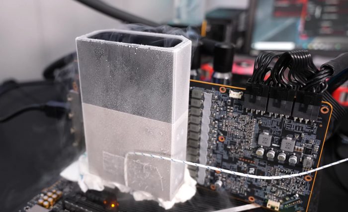 powercolor-rx6900lq-ult-32ghz-1-700x426 powercolor rx6900lq ult 32ghz 1 700x426 การ์ดจอ AMD Radeon RX 6900 XT ถูกโอเวอร์คล๊อกทำลายสถิติโลกด้วยความเร็ว 3.2Ghz !!!