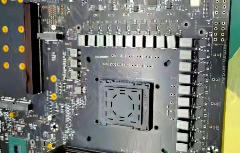intel z690 motherboard herohero 1 768x491 หลุดภาพเมนบอร์ด Intel Z690 รุ่นใหม่ล่าสุดที่รองรับซีพียู Intel Alder Lake ที่กำลังจะเปิดตัวในเร็วๆ นี้