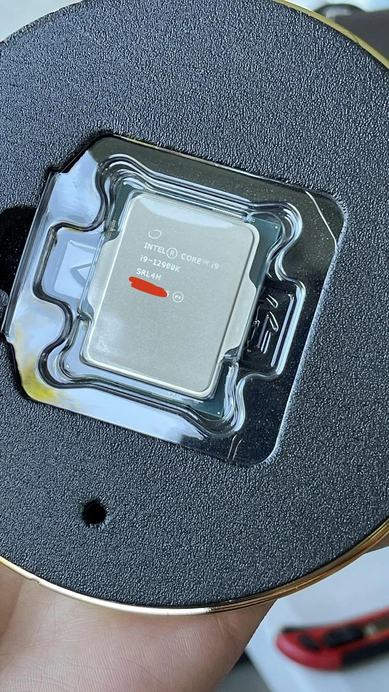 intel-core-i9-12900k-2-1 intel core i9 12900k 2 1 หลุดภาพกล่องซีพียู Intel Core i9 12900K รุ่นวางจำหน่ายอย่างไม่เป็นทางการ