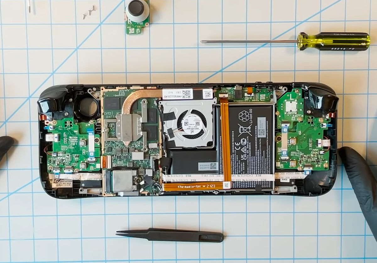 steam-deck-teardown steam deck teardown Steam Deck เตรียมเปิดวางจำหน่าย 25 กุมภาพันธ์นี้ในราคา 399 USD โดยรุ่นมีท็อปอยู่ที่ 649 USD หรือ 13,XXXบาท 21,XXXบาท