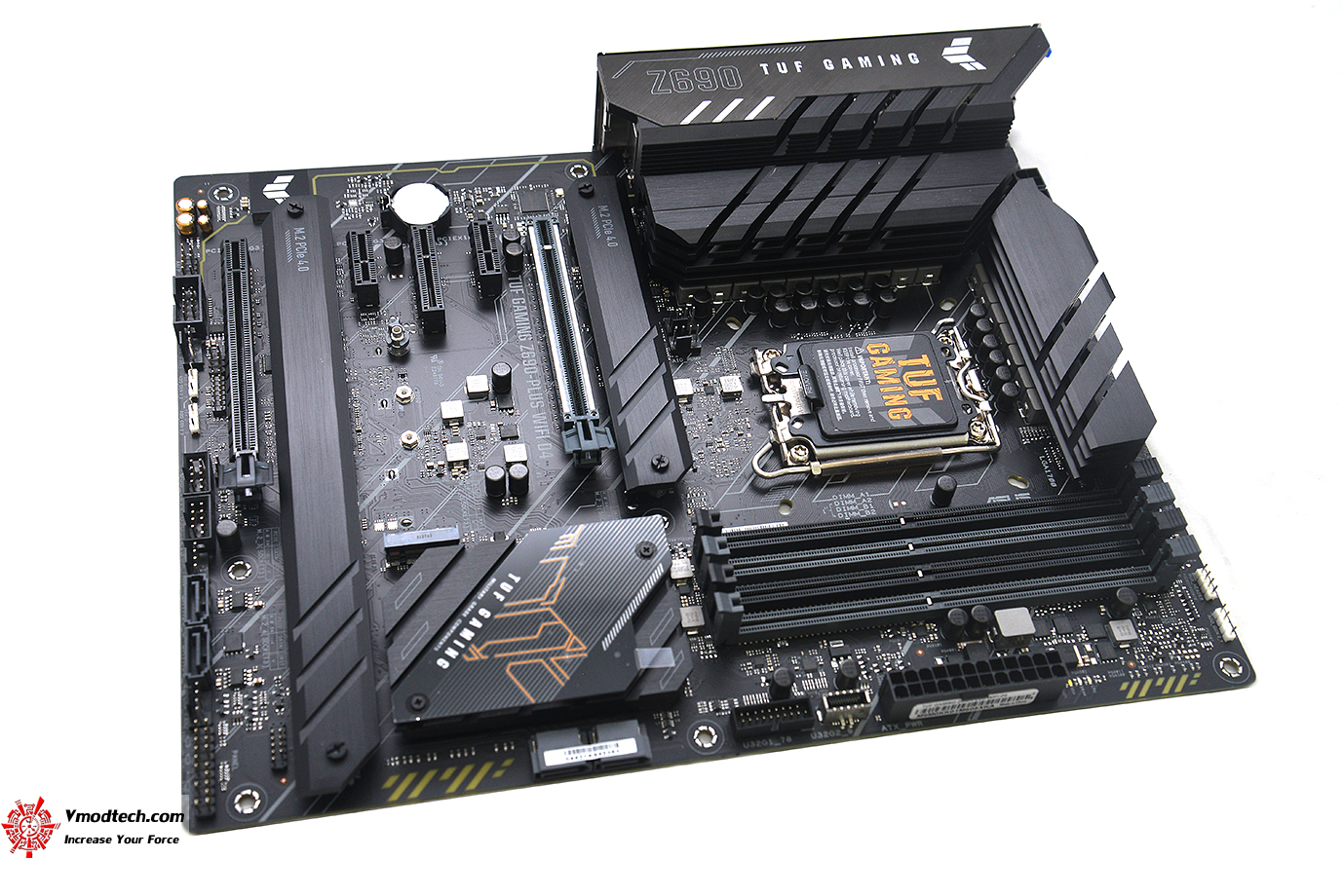 dsc 4240 ASUS TUF GAMING Z690 PLUS WIFI D4 REVIEW