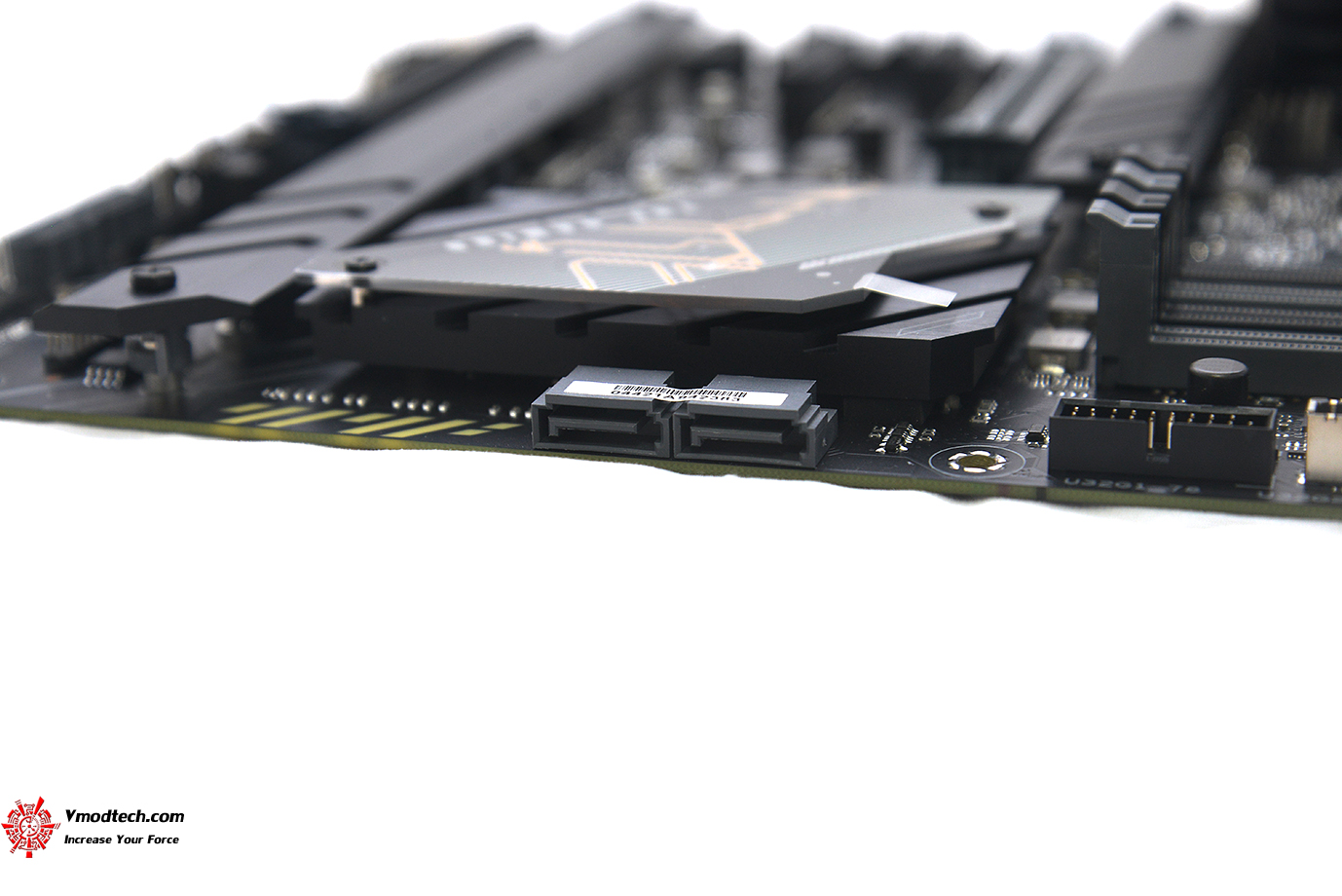 dsc 4298 ASUS TUF GAMING Z690 PLUS WIFI D4 REVIEW