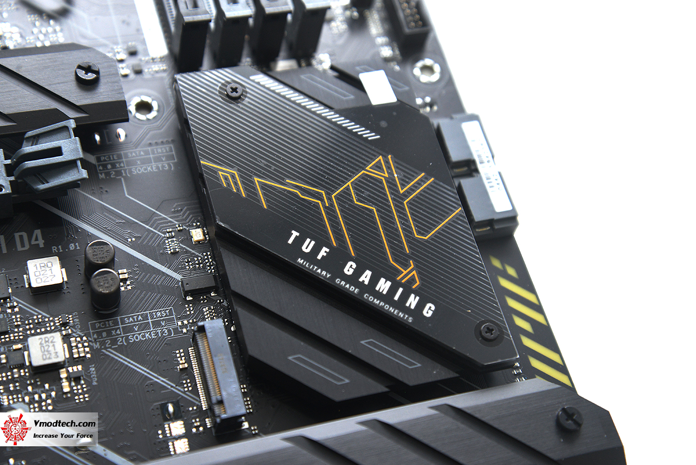 dsc 4316 ASUS TUF GAMING Z690 PLUS WIFI D4 REVIEW