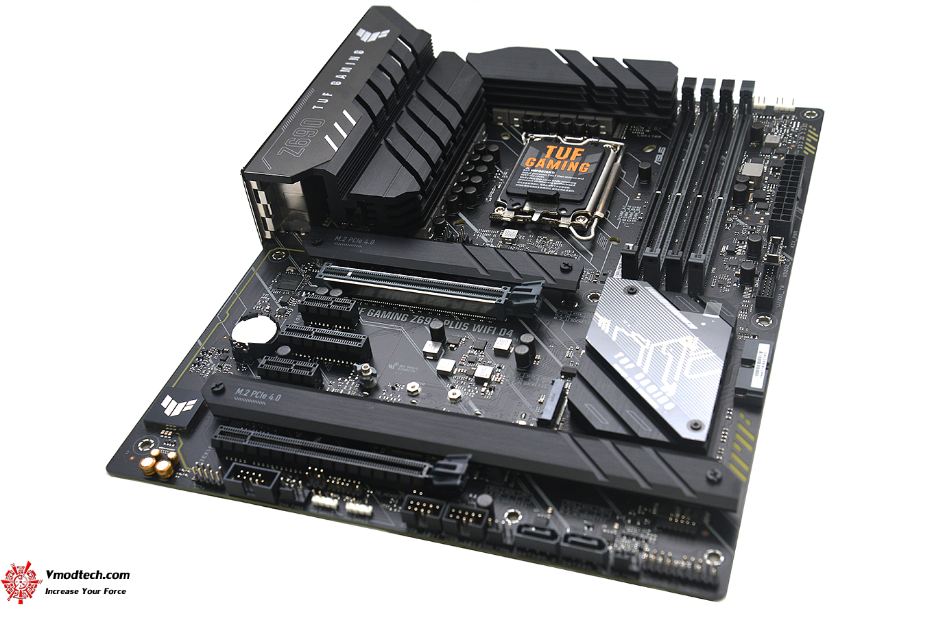 dsc 4369 ASUS TUF GAMING Z690 PLUS WIFI D4 REVIEW