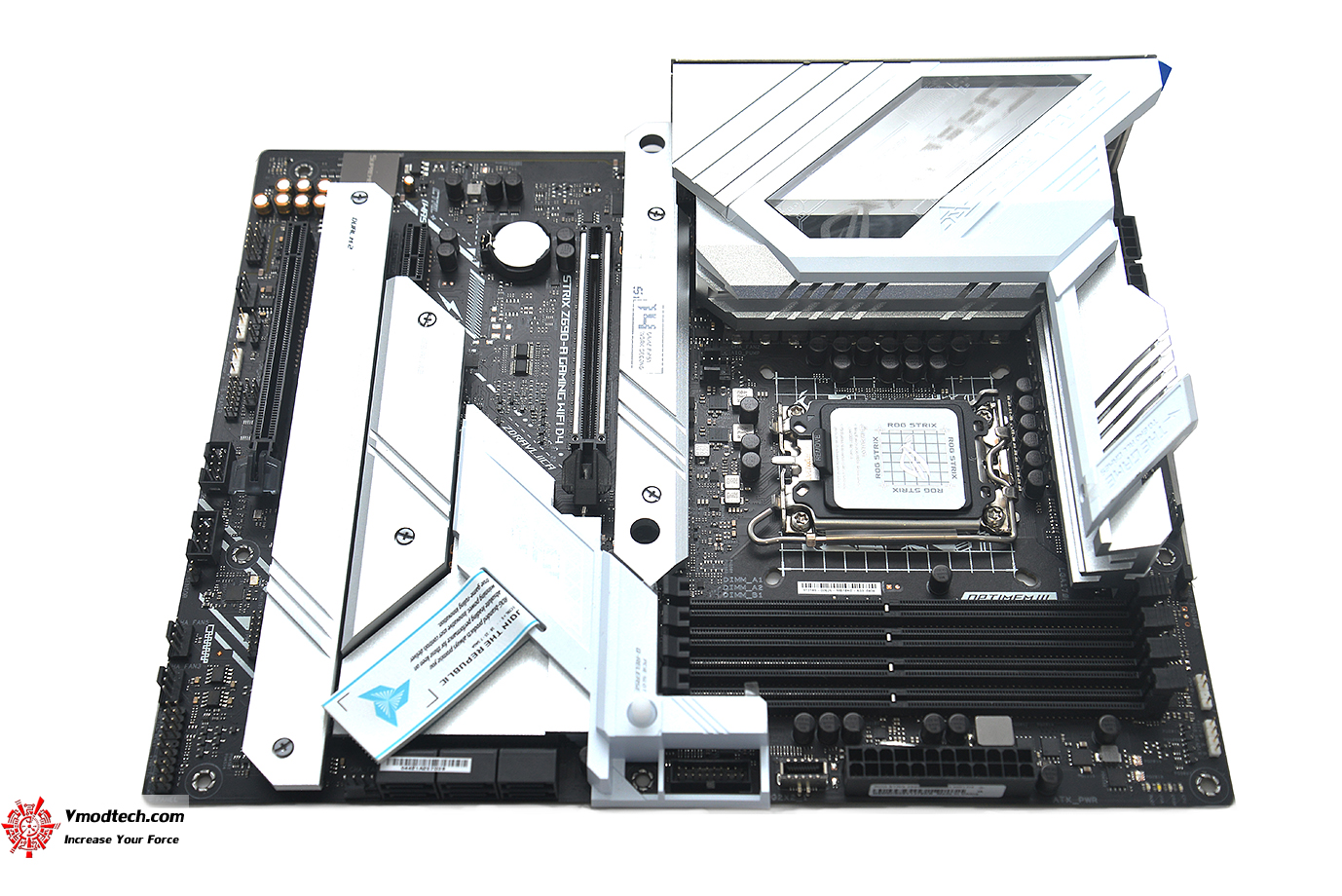 dsc 7033 ASUS ROG STRIX Z690 A GAMING WIFI D4 REVIEW