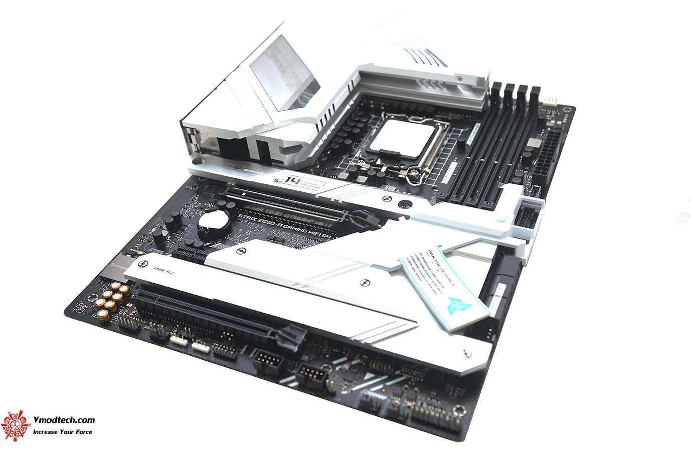 dsc 7084 ASUS ROG STRIX Z690 A GAMING WIFI D4 REVIEW