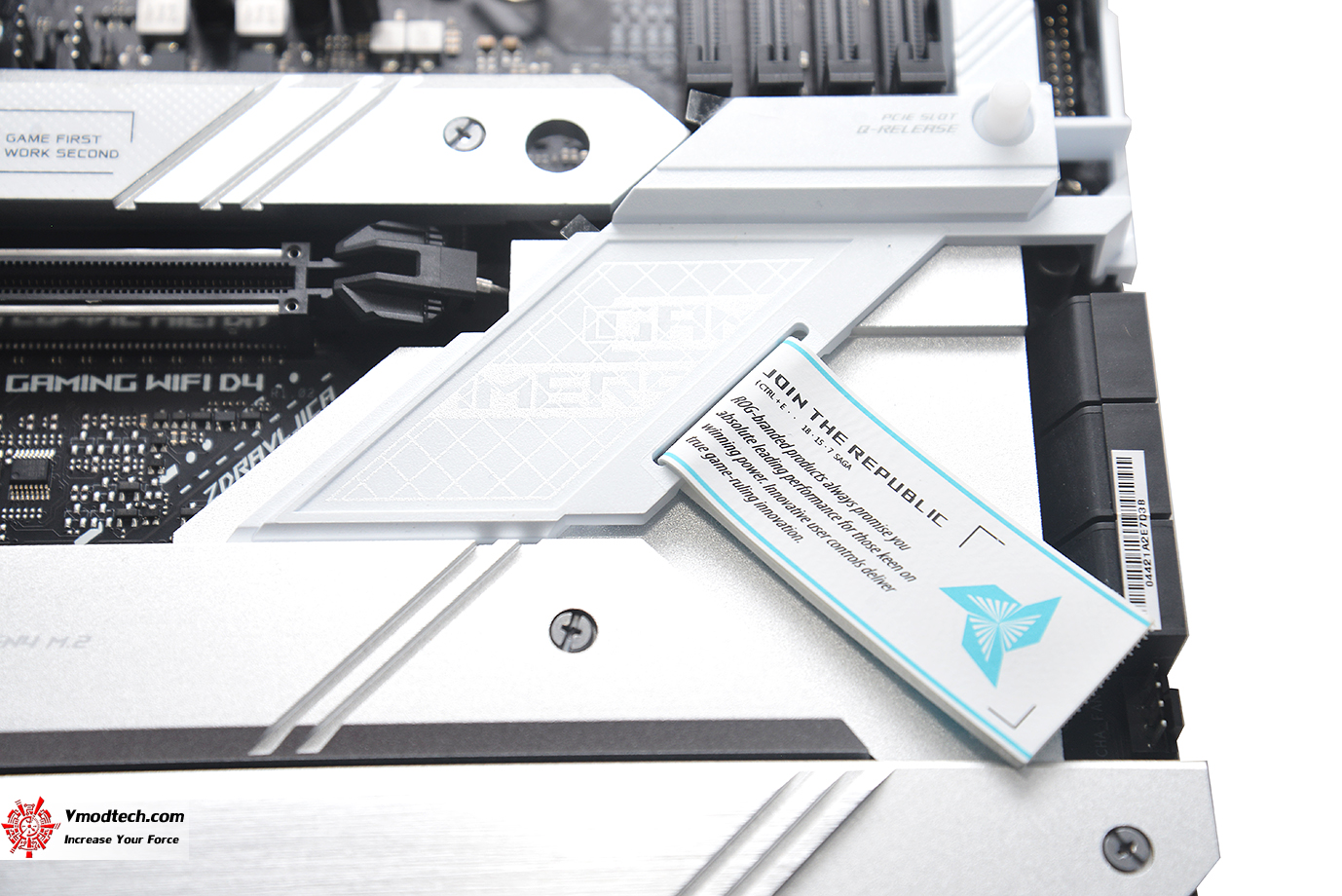 dsc 7106 ASUS ROG STRIX Z690 A GAMING WIFI D4 REVIEW