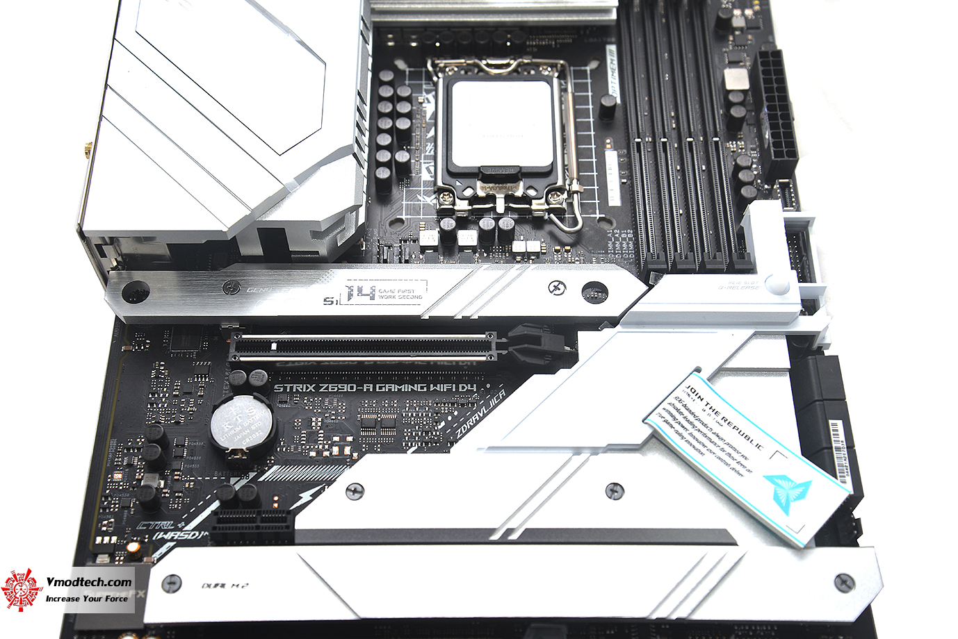 dsc 7117 ASUS ROG STRIX Z690 A GAMING WIFI D4 REVIEW