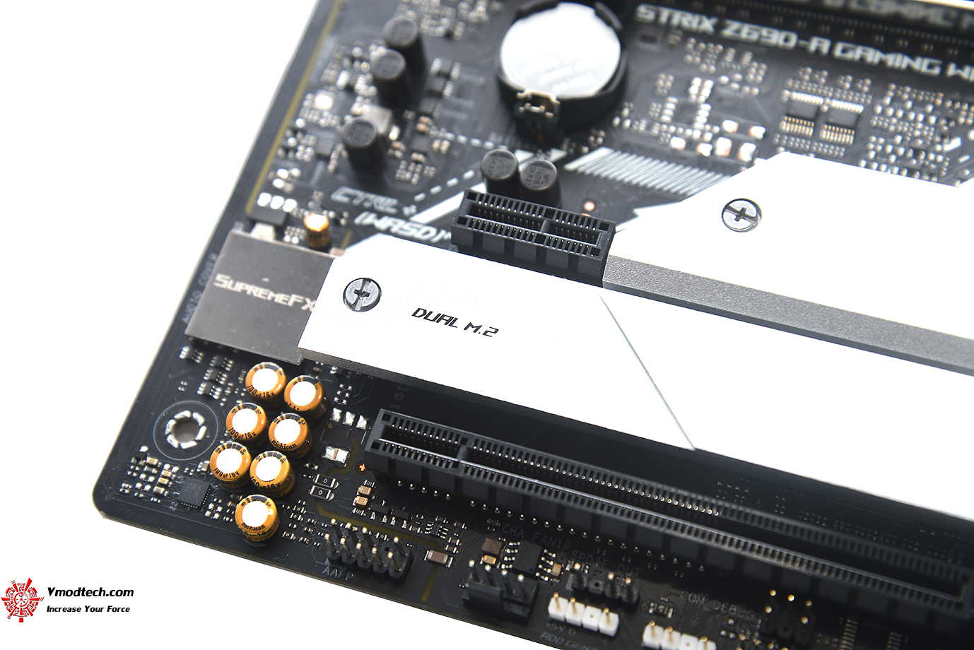 dsc 7136 ASUS ROG STRIX Z690 A GAMING WIFI D4 REVIEW