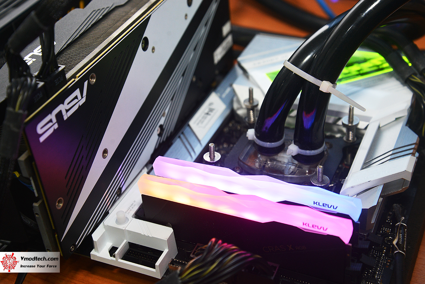 dsc 7265 ASUS ROG STRIX Z690 A GAMING WIFI D4 REVIEW