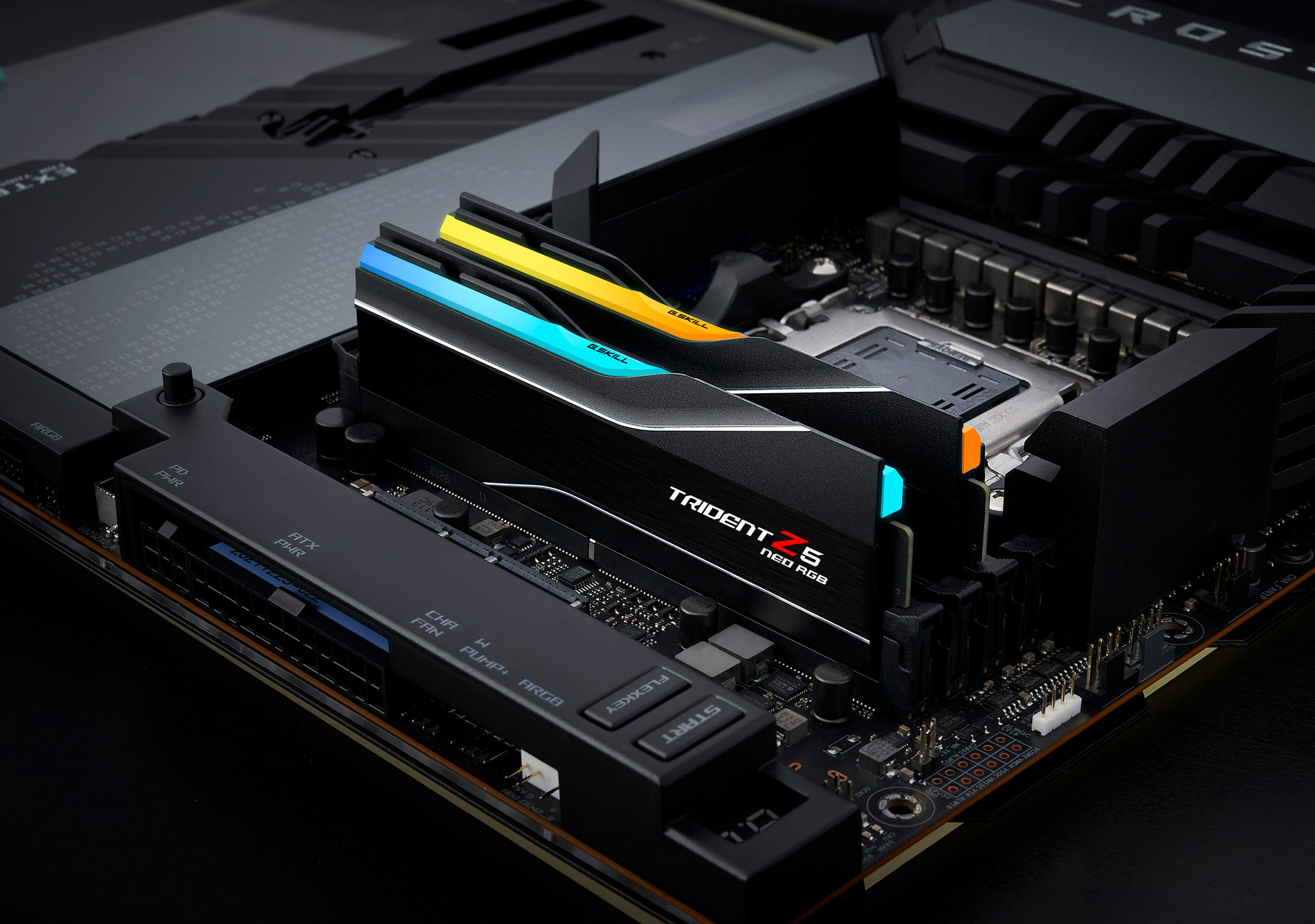 02 trident z5 neo rgb G.SKILL เปิดตัวแรมรุ่นใหม่ Trident Z5 Neo และ Flare X5 Series DDR5 รองรับการทำงานซีพียู AMD Ryzen 7000 Series อย่างเต็มรูปแบบ 