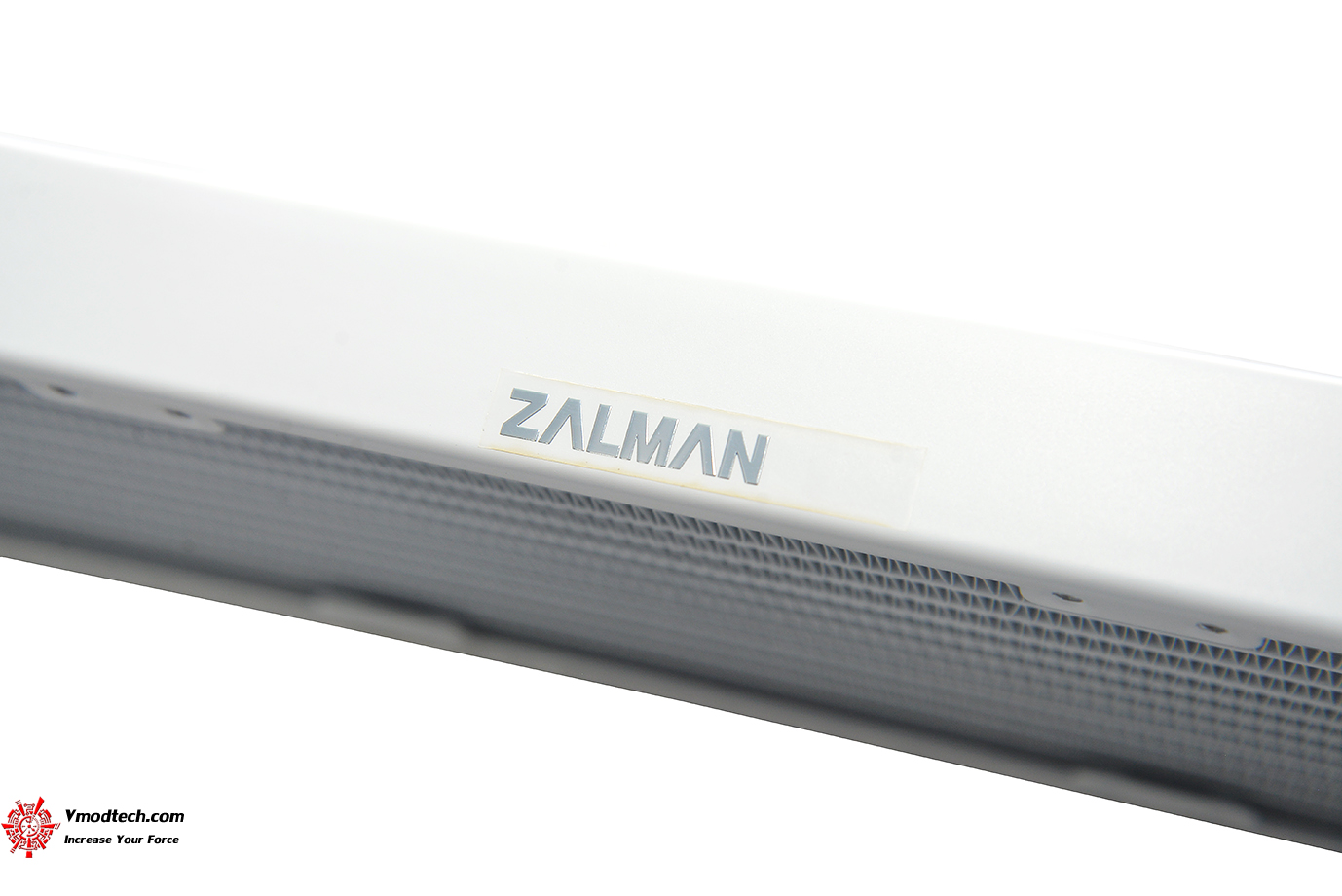 dsc 8450 ZALMAN ALPHA 36 (WHITE) CPU LIQUID COOLER REVIEW