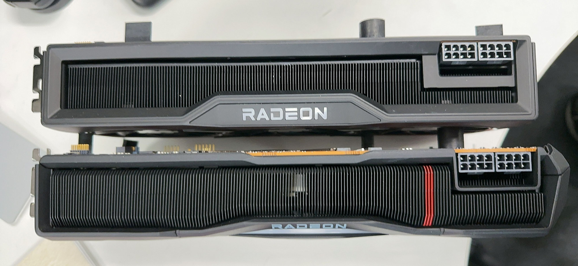 amd radeon rx 7000 2 หลุดภาพการ์ดจอ AMD Radeon RX 7900 รุ่นใหม่ล่าสุดใช้ช่องต่อไฟเลี้ยง 8พินเพียง 2ช่องเท่านั้น 