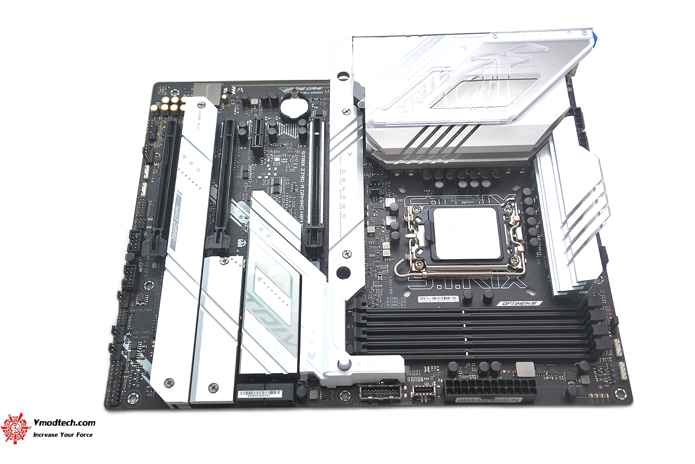 dsc 0865 ASUS ROG STRIX Z790 A GAMING WIFI D4 REVIEW