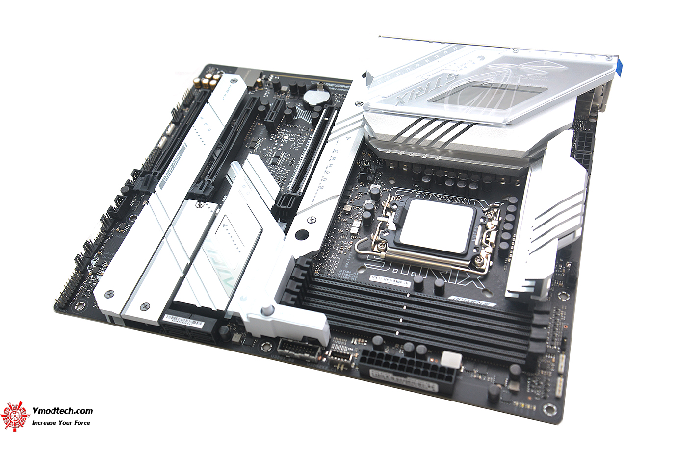 dsc 0869 ASUS ROG STRIX Z790 A GAMING WIFI D4 REVIEW