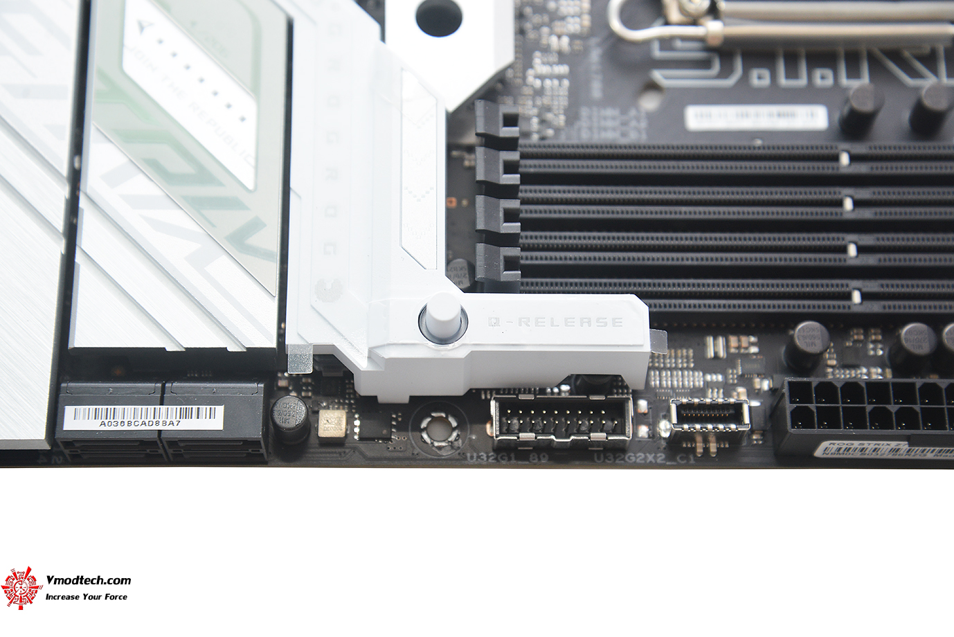 dsc 0900 ASUS ROG STRIX Z790 A GAMING WIFI D4 REVIEW