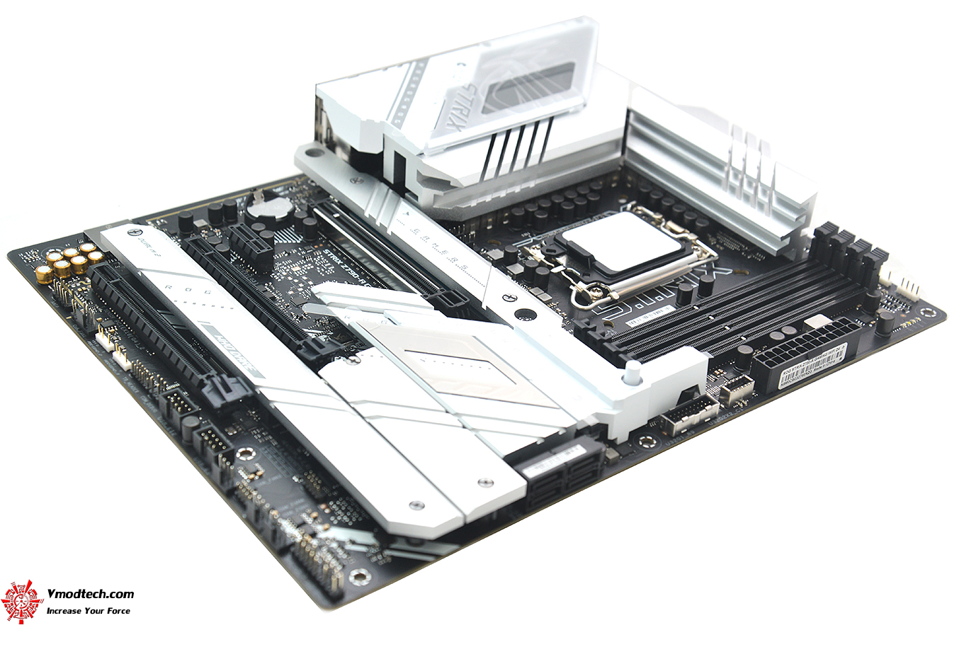 dsc 0917 ASUS ROG STRIX Z790 A GAMING WIFI D4 REVIEW