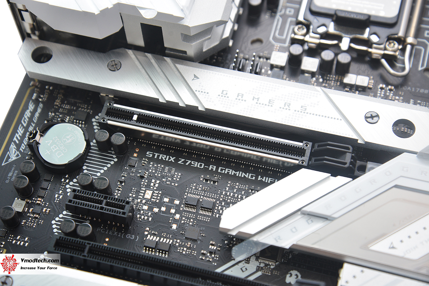 dsc 0936 ASUS ROG STRIX Z790 A GAMING WIFI D4 REVIEW