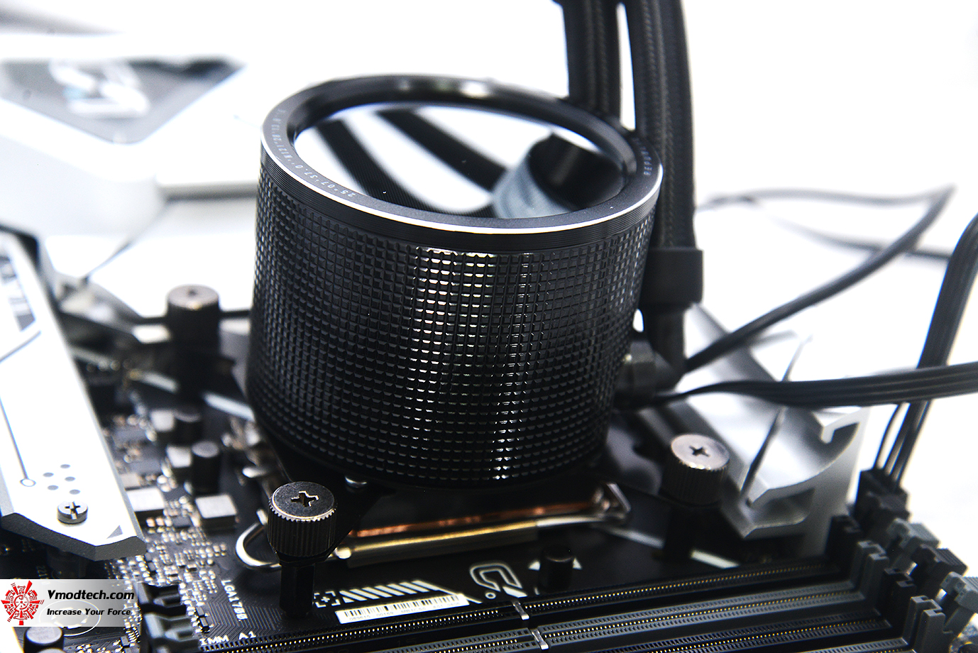 dsc 1885 ROG RYUO III 240 ARGB AIO LIQUID COOLER REVIEW
