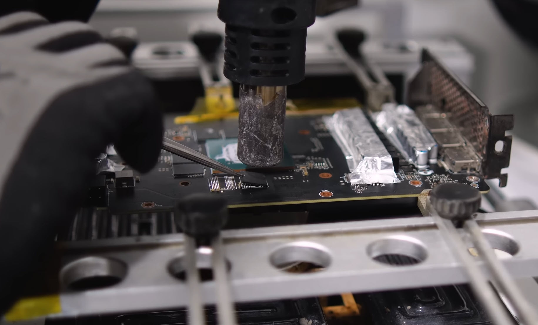 2023-04-24_20-32-12 2023 04 24 20 32 12 เผยผู้ใช้งานนำการ์ดจอ Nvidia GeForce RTX 3070 มาโมดิฟายเพิ่มแรม 16GB ช่วยประสิทธิภาพเล่นเกมเฟรมเรตพุ่งสูงขึ้นอย่างน่าพอใจ