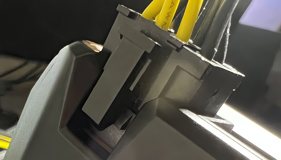 rx7600 cable 1 เผยหัวพินสายไฟเลี้ยง 6+2 พินบางรุ่นอาจเสียบเข้าไปไม่สนิทกับการ์ดจอ AMD Radeon RX 7600 คาดเป็นเฉพาะกับบรรดาเพาวเวอร์ซัพพลายรุ่นเก่า 