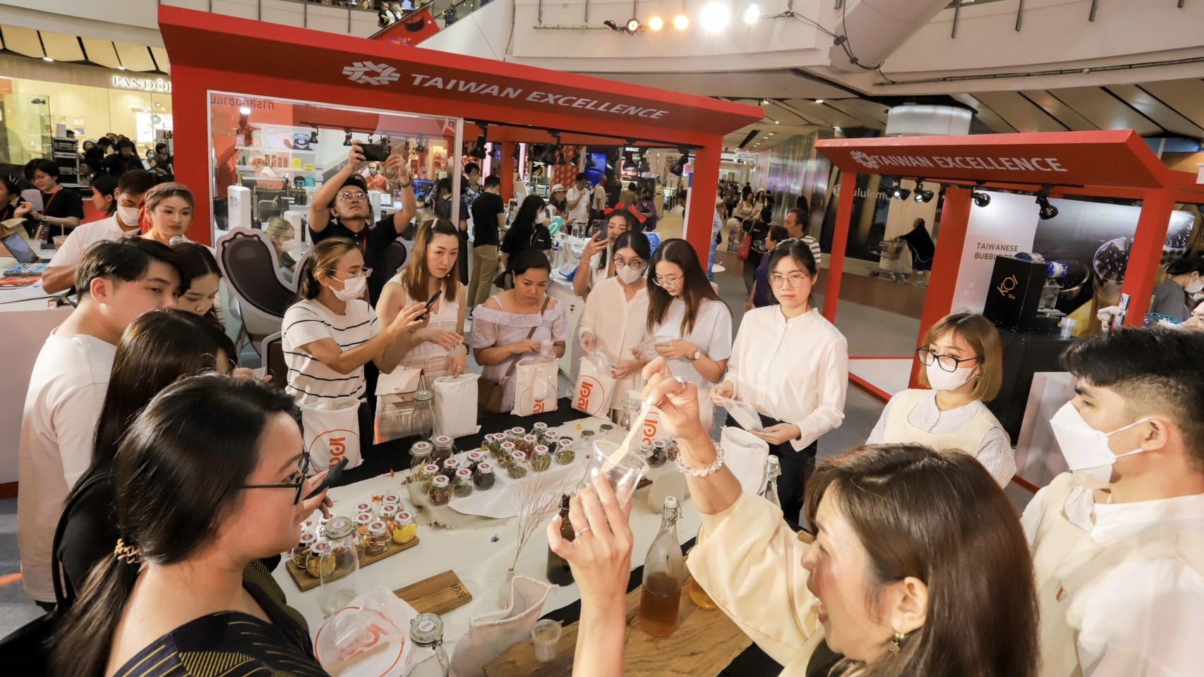 s  18628993 Taiwan Excellence Pop up Store in Thailand ฉลองความสำเร็จ คาดสร้างรายได้ราว 35.3 ล้านบาท จากการเจรจาธุรกิจไทย ไต้หวันกว่า 49 การจับคู่ธุรกิจ