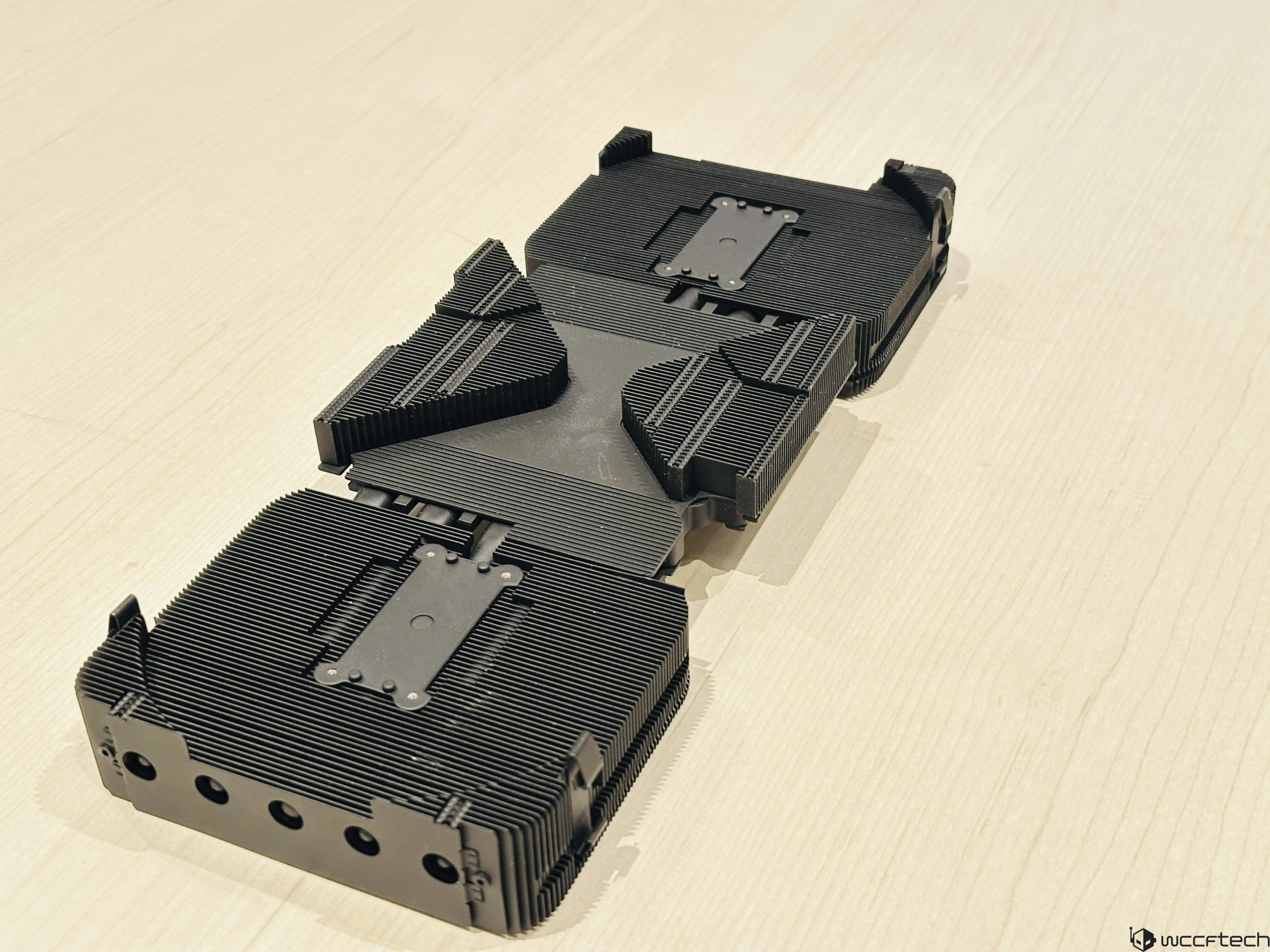 photo-2025-01-09-13-32-35-scaled-1 photo 2025 01 09 13 32 35 scaled 1 เผยการ์ดจอ NVIDIA GeForce RTX 5090 และ RTX 5080 Founders Edition จะมีระบบระบายความร้อน “Double Flow Through” ที่เงียบและเย็นลงกว่าเดิม