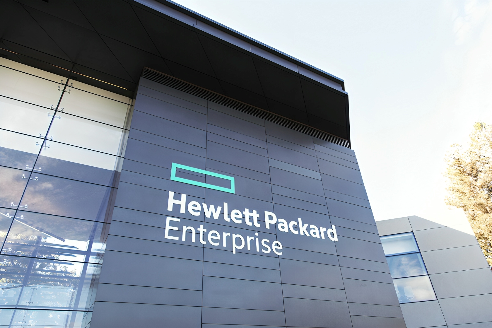 hewlett packard enterprise HPE ยกระดับไฮบริดคลาวด์ ด้วยระบบบริหารหนึ่งเดียวสำหรับระบบเวอร์ชวลไลเซชั่นแบบครอบคลุม ระบบจัดเก็บประสิทธิภาพสูงแบบ Object และระบบคลาวด์ส่วนตัวแบบไม่เชื่อมต่ออินเทอร์เน็ต