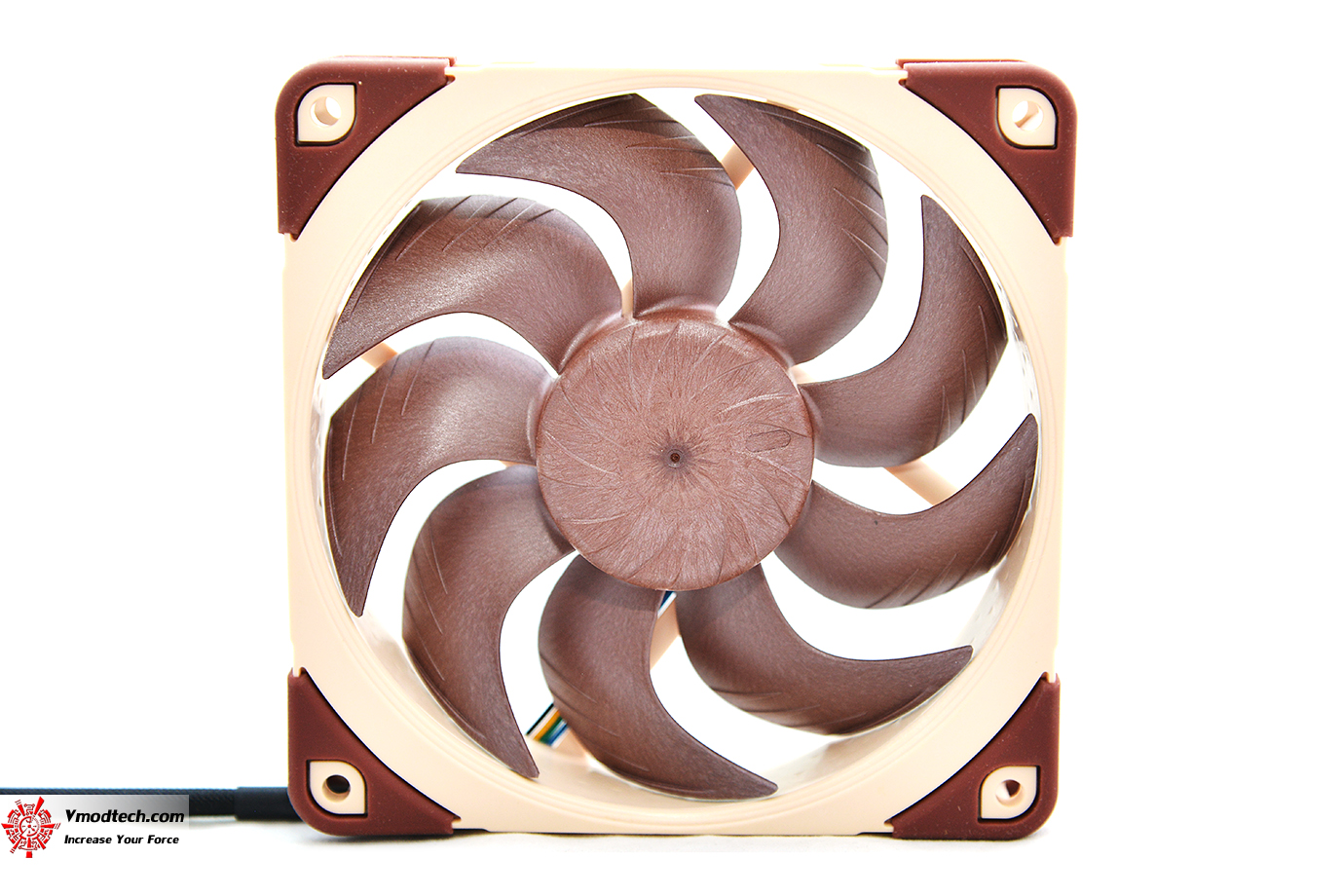 dsc 8295 Noctua NF A12x25 G2 PWM 120mm fan Review