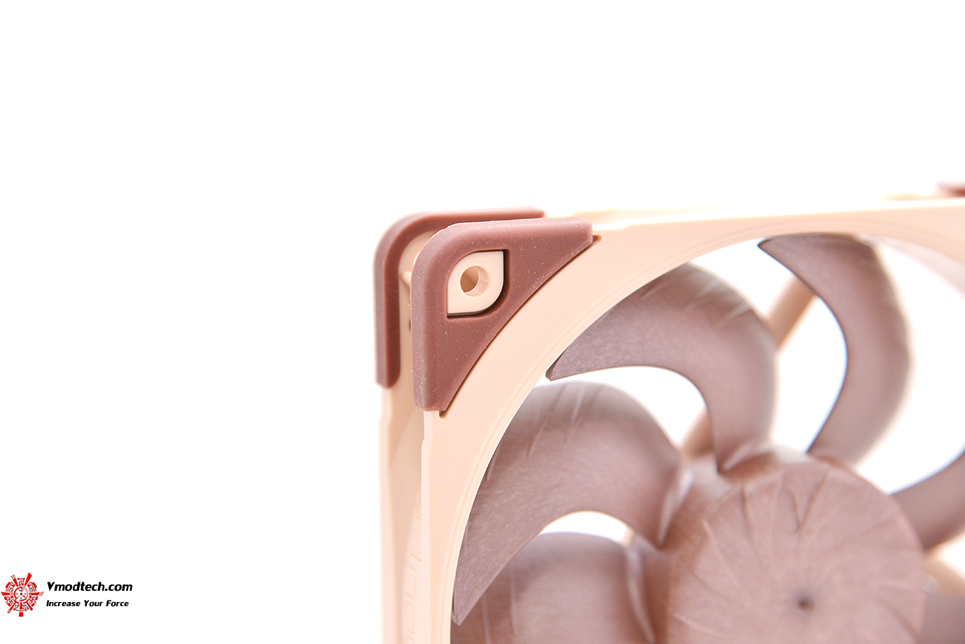 dsc 8321 Noctua NF A12x25 G2 PWM 120mm fan Review