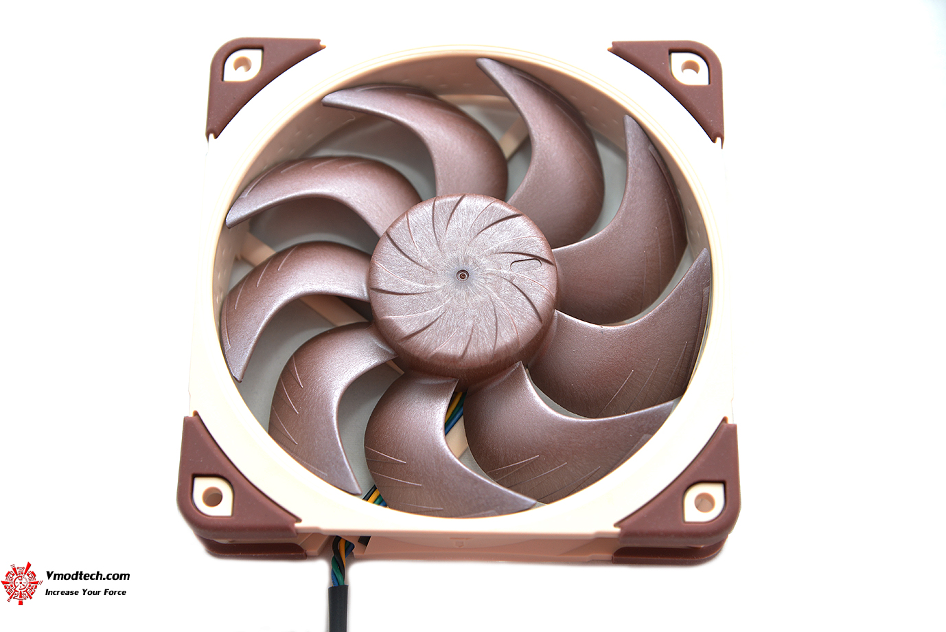 dsc 8335 Noctua NF A12x25 G2 PWM 120mm fan Review