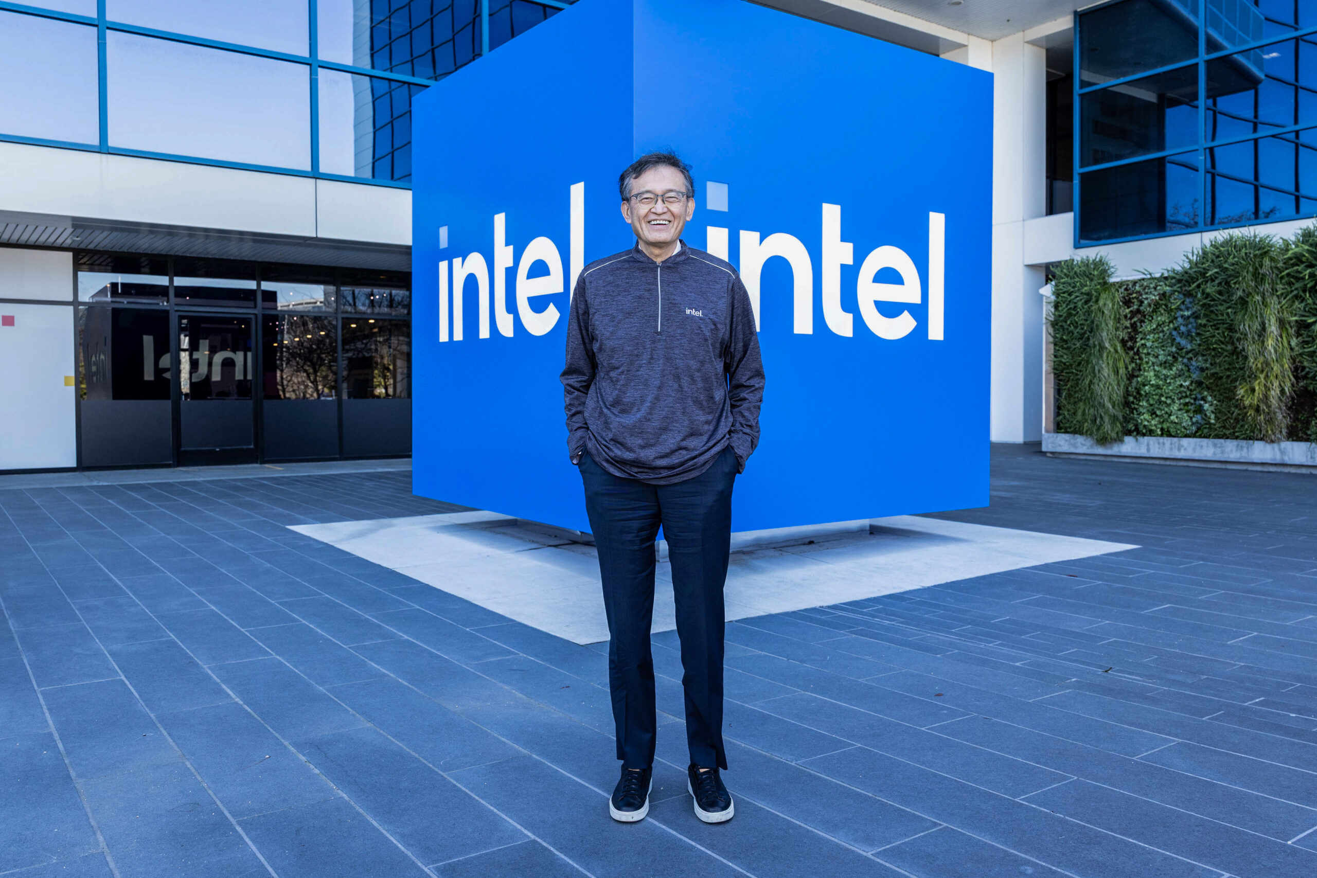 intel-ceo-tan-day1-2-scaled intel-ceo-tan-day1-2-scaled