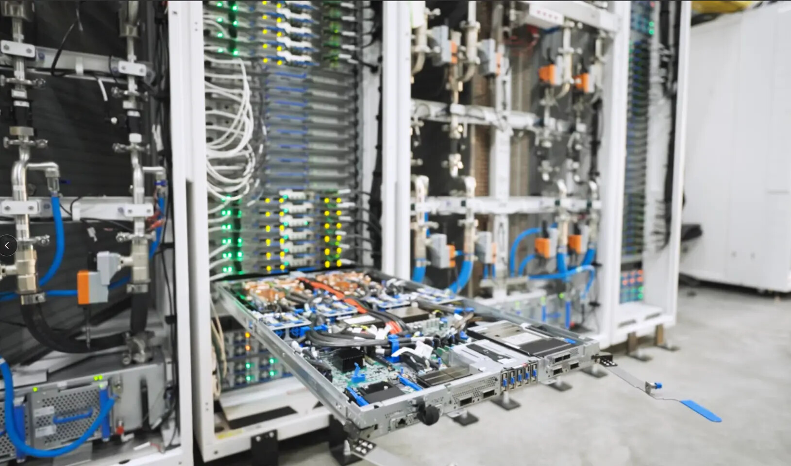 mib0ziqphe7gsn9n mib0ziqphe7gsn9n Microsoft Azure เปิดตัวคลัสเตอร์ซูเปอร์คอมพิวเตอร์ NVIDIA GB300 NVL72 ตัวแรกของโลกสำหรับ OpenAI