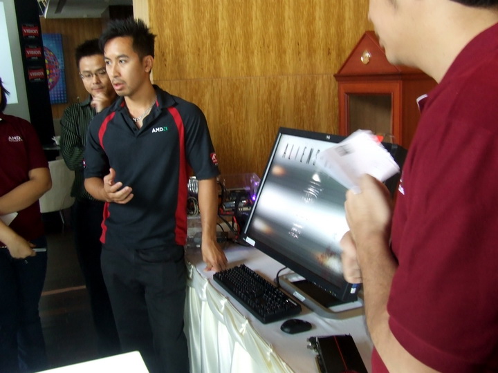 211 211 พาชมบรรยากาศงานเปิดตัว AMD VISION
