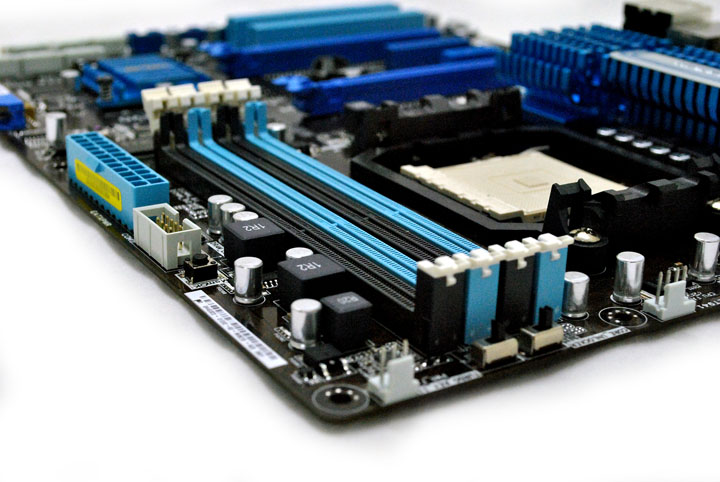 818 818 ASUS M4A89TD PRO Motherboard Review