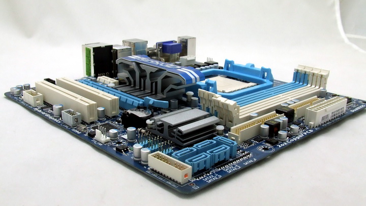 912 912 Gigabyte 880GM USB3 Review